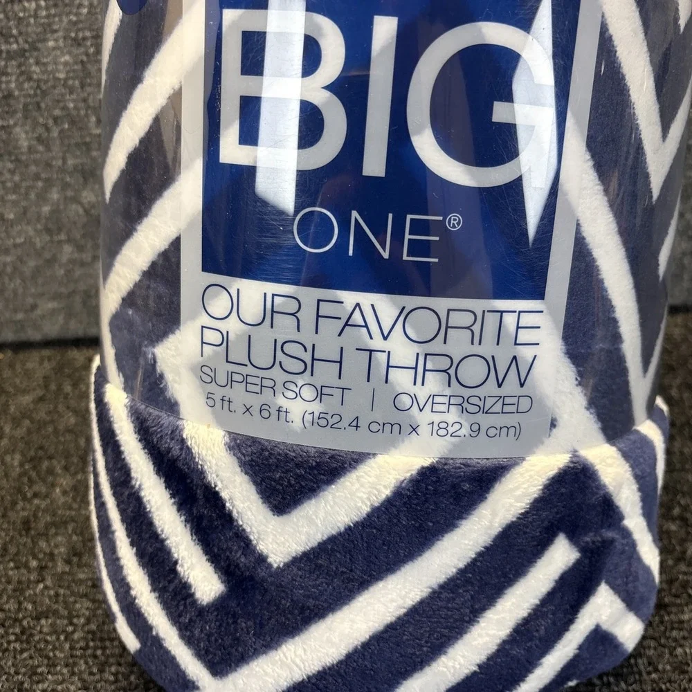 The Big One~Oversized/Super Soft Plush Throw~5ft X 6ft~Blue & White Chevron